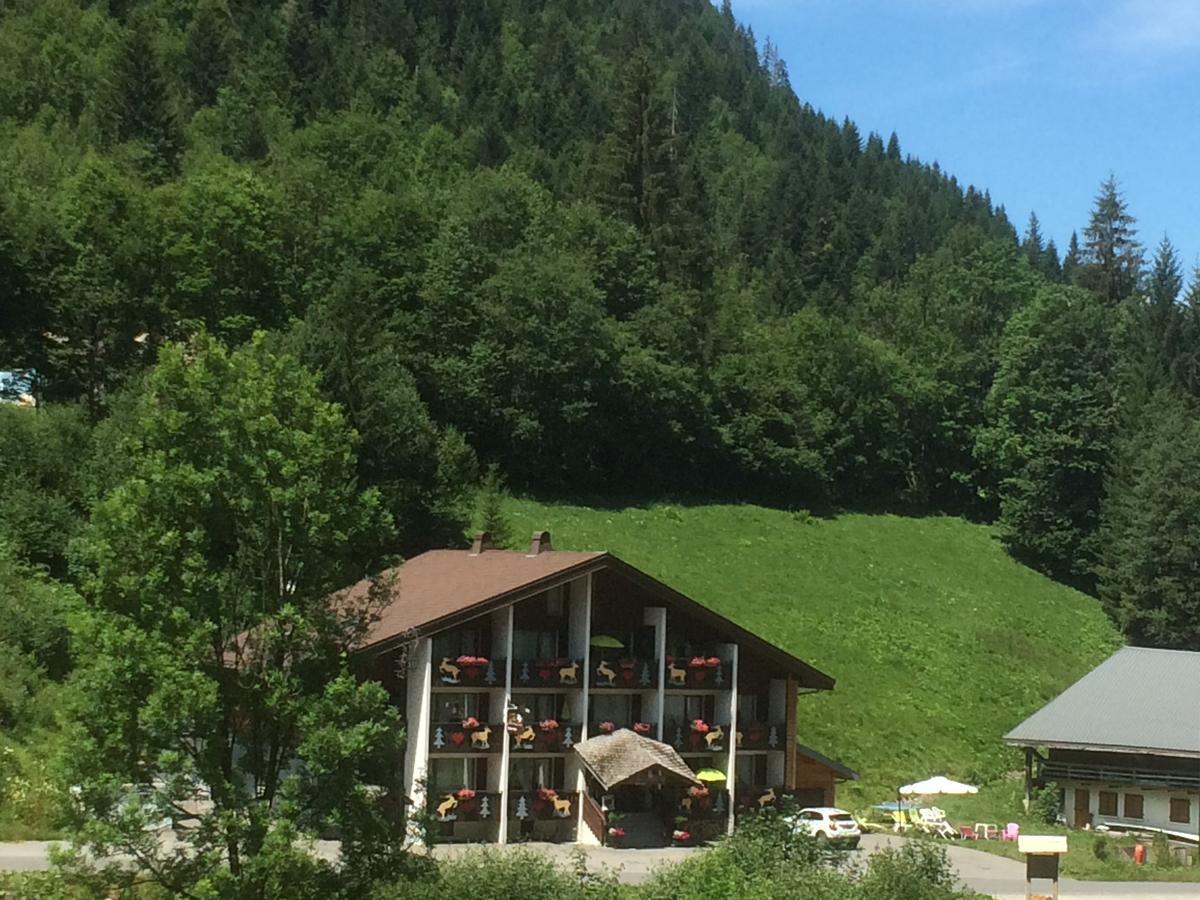 Au Bois De Lune Chatel Bagian luar foto